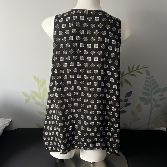 4/$20 Rickis Large Flowy Tank Top - Picture 8 of 9